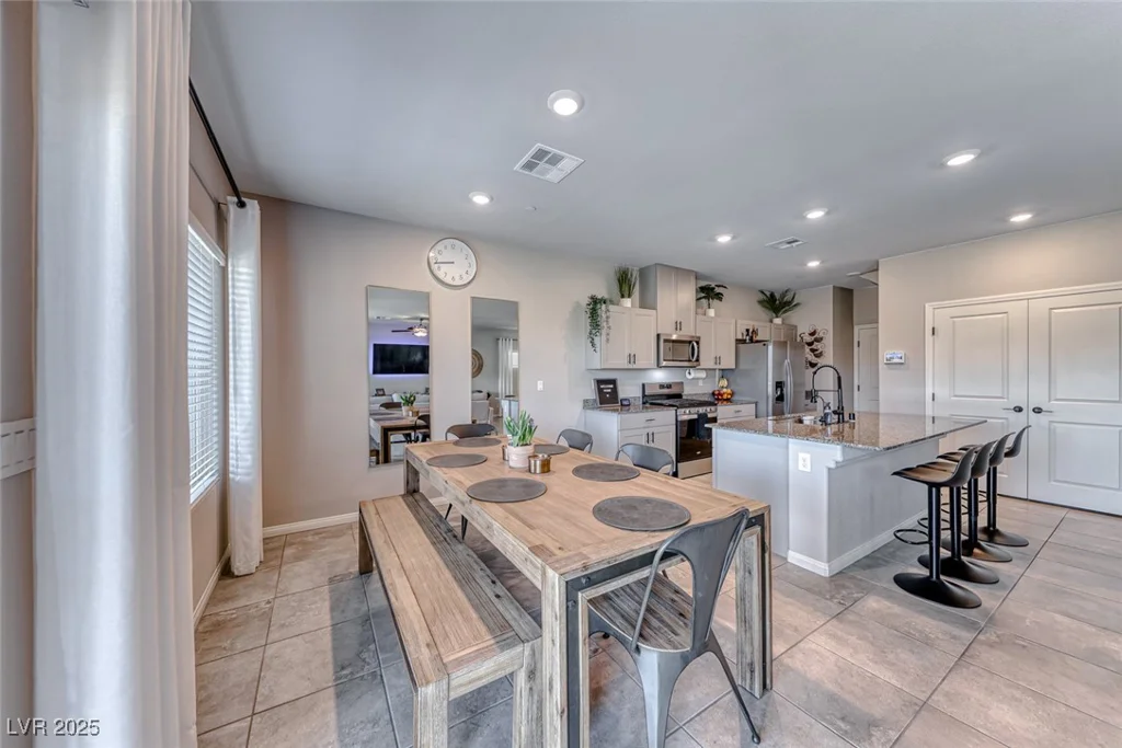 10979 Bristol Park, Las Vegas, NV 89166