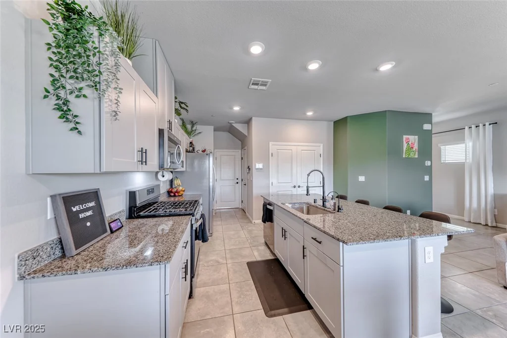 10979 Bristol Park, Las Vegas, NV 89166