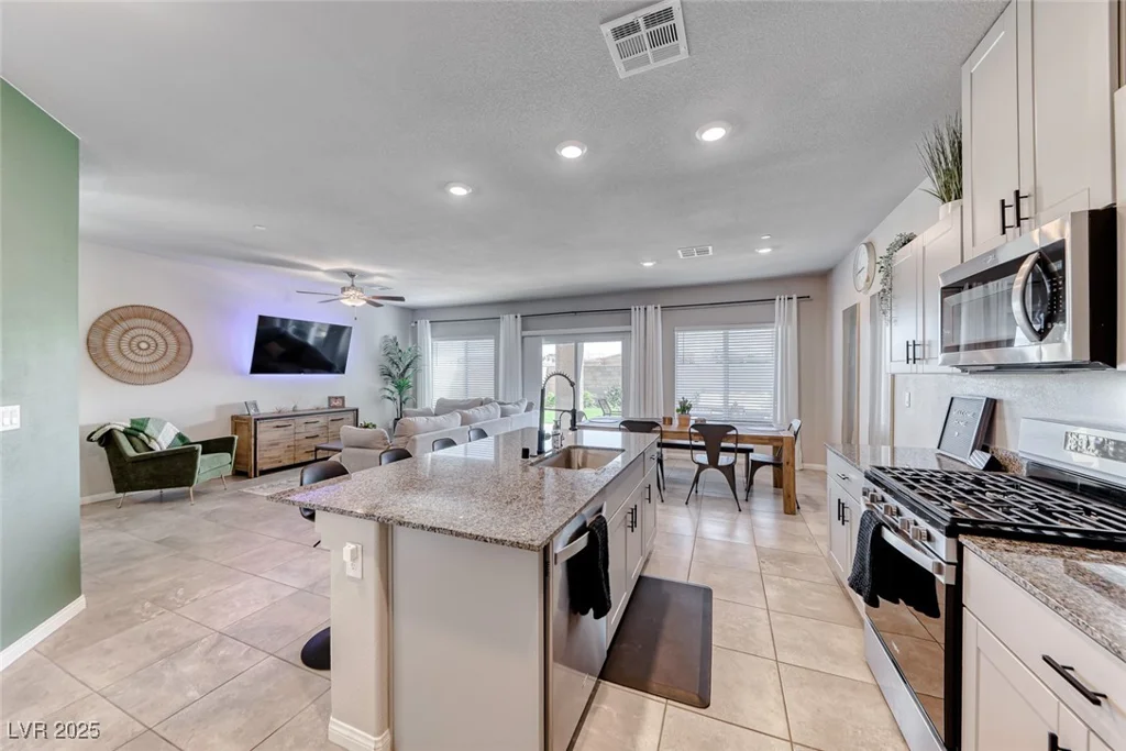 10979 Bristol Park, Las Vegas, NV 89166