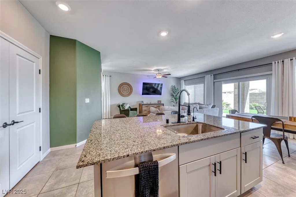 10979 Bristol Park, Las Vegas, NV 89166