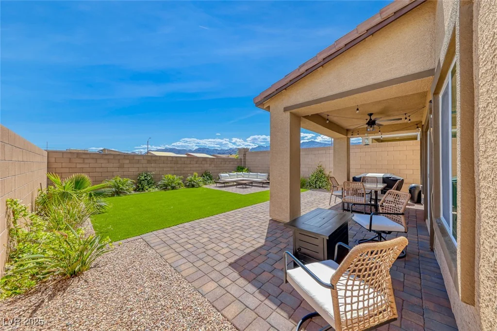 10979 Bristol Park, Las Vegas, NV 89166
