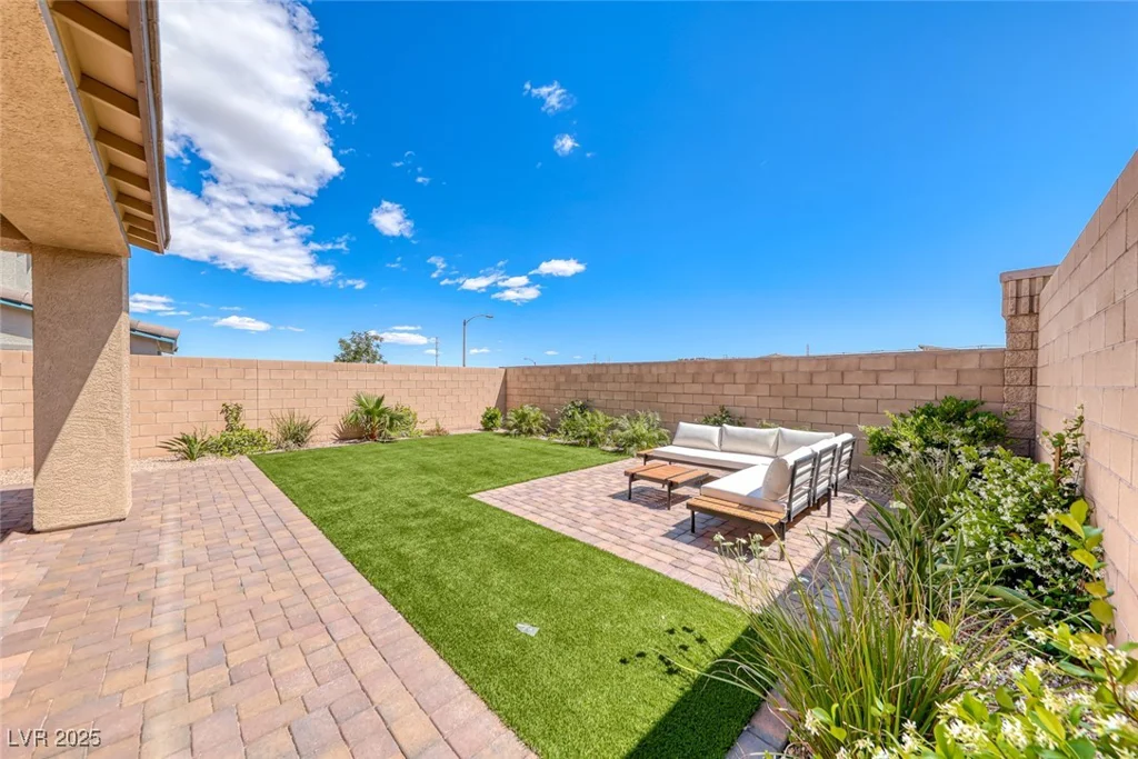 10979 Bristol Park, Las Vegas, NV 89166