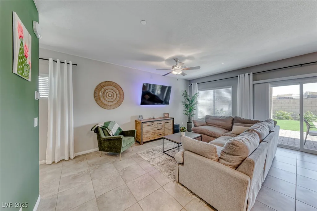 10979 Bristol Park, Las Vegas, NV 89166