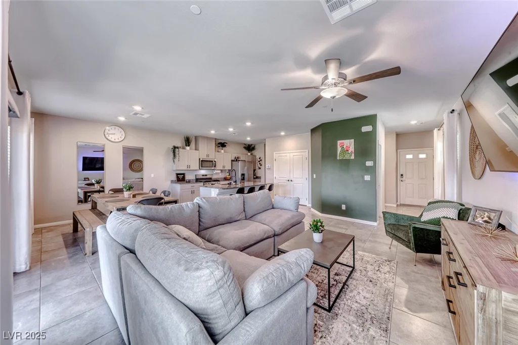 10979 Bristol Park, Las Vegas, NV 89166