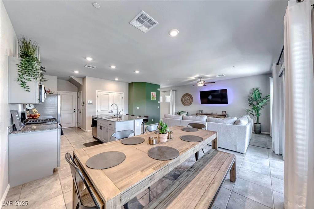 10979 Bristol Park, Las Vegas, NV 89166
