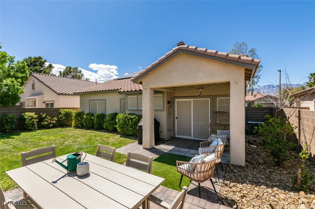 2780 Gallant Hills, Las Vegas, NV 89135