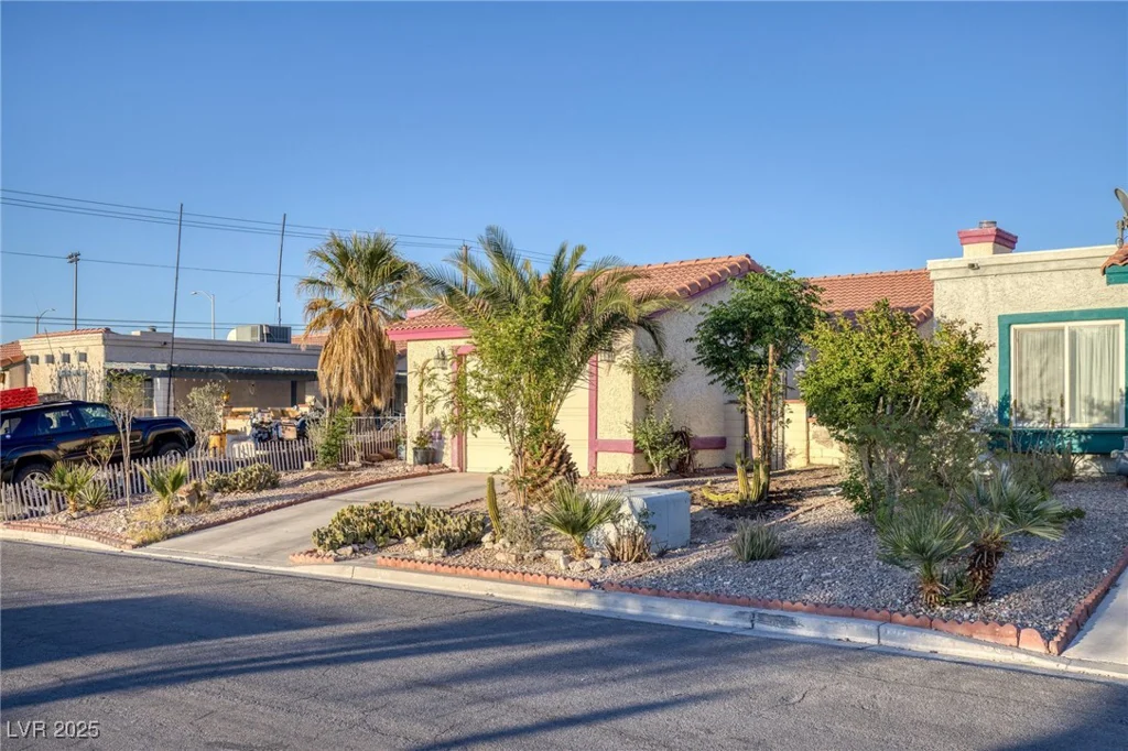 2380 Sierra Sunrise, Las Vegas, NV 89156