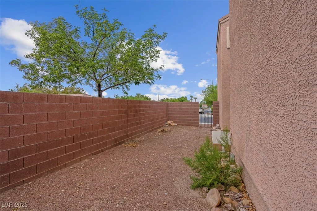6599 Netherseal, Las Vegas, NV 89139