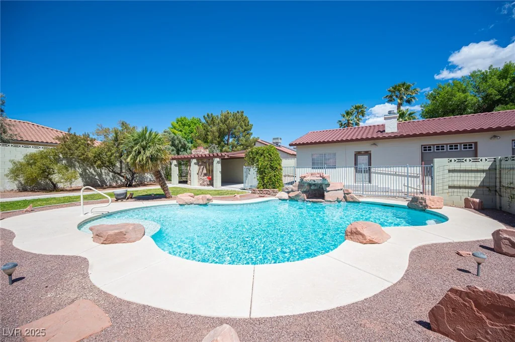 8340 Fisher, Las Vegas, NV 89149