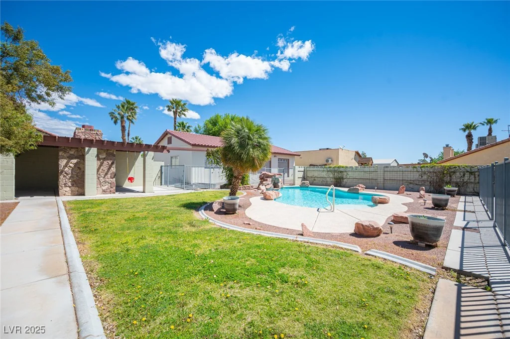8340 Fisher, Las Vegas, NV 89149