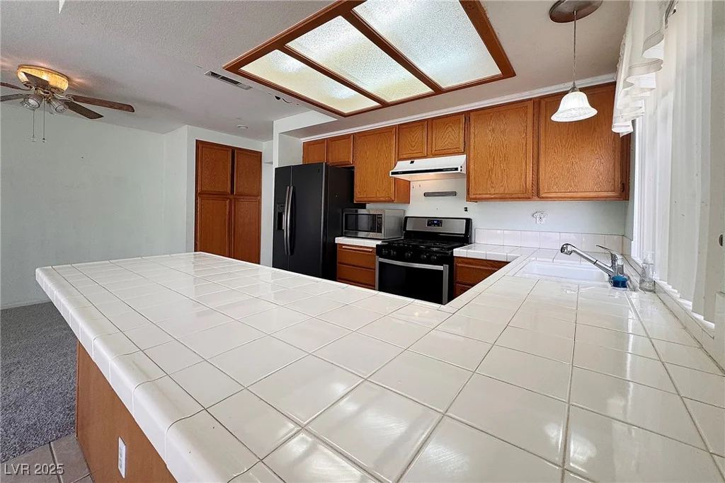 5638 Morning Song, North Las Vegas, NV 89031