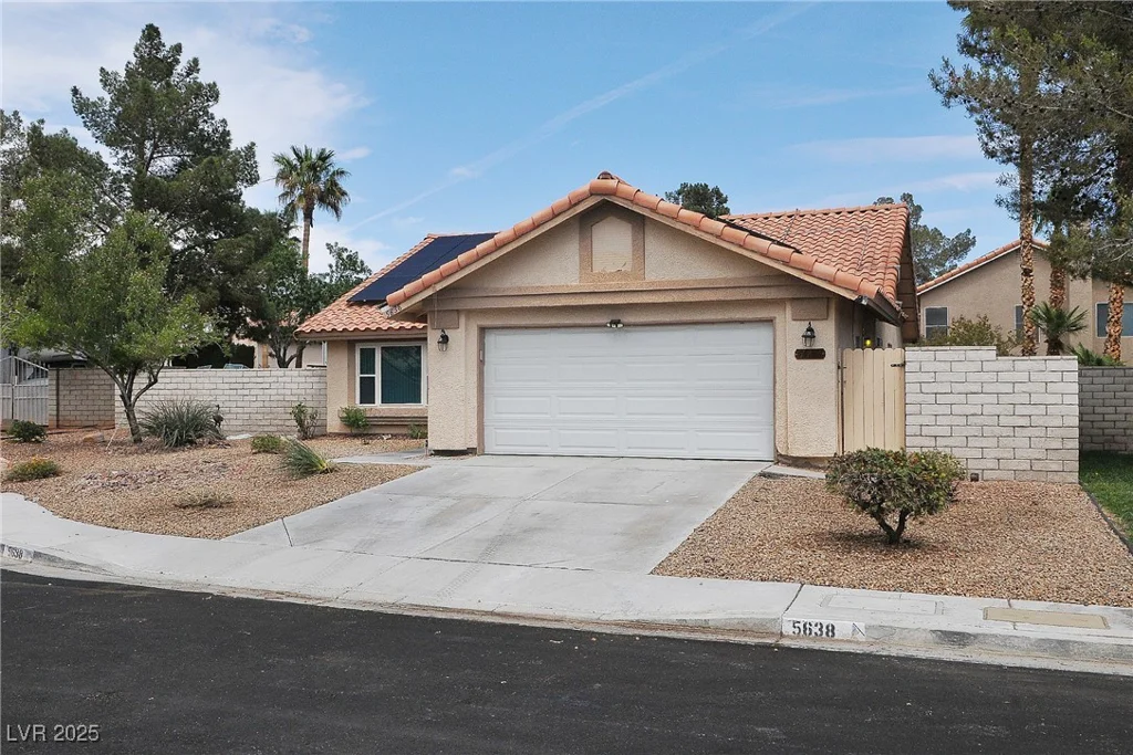 5638 Morning Song, North Las Vegas, NV 89031