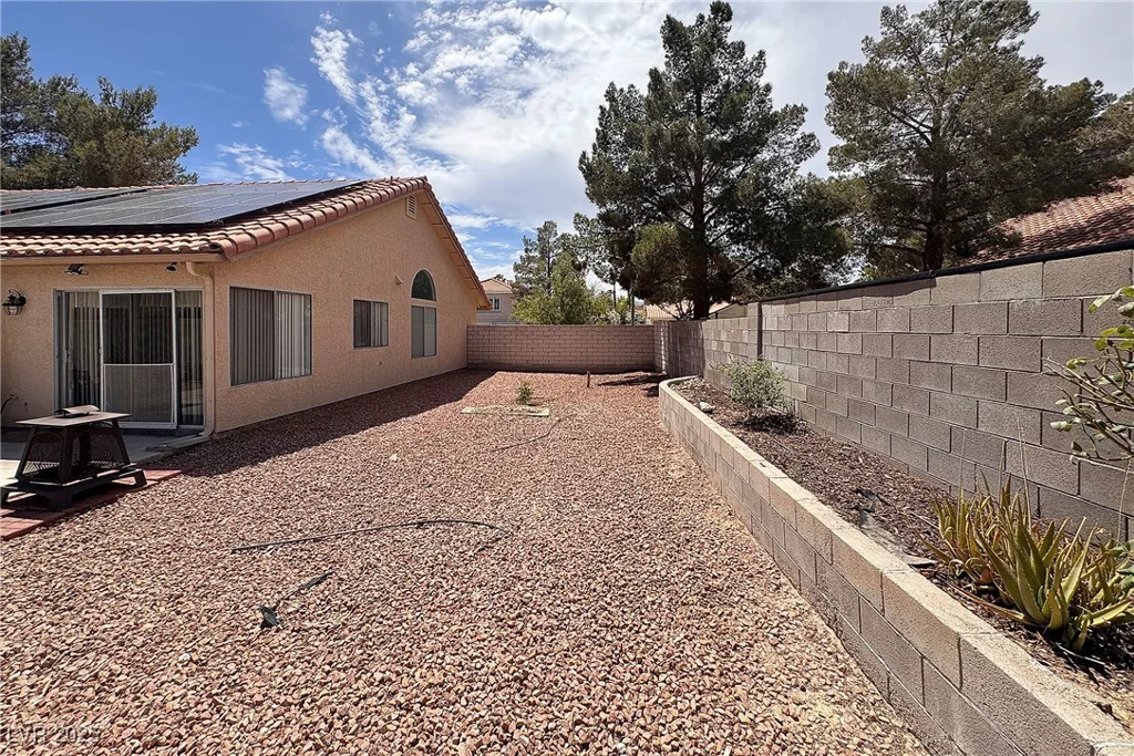 5638 Morning Song, North Las Vegas, NV 89031