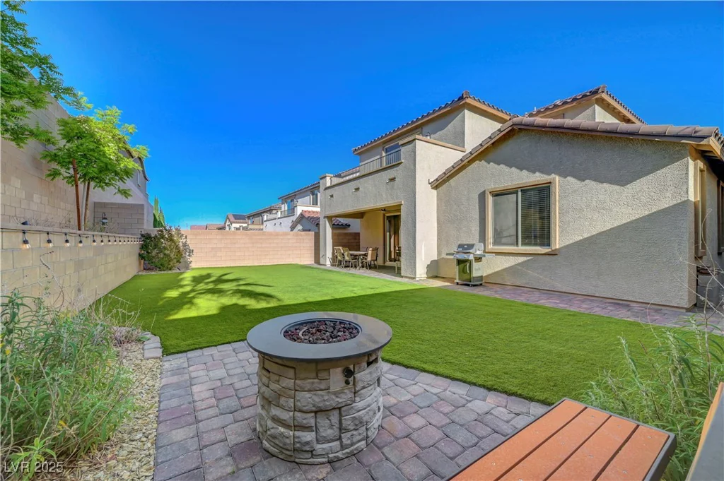 10142 Skye Saddle, Las Vegas, NV 89166