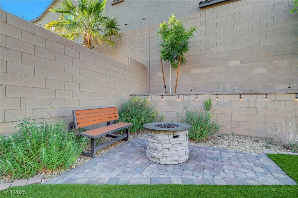 10142 Skye Saddle, Las Vegas, NV 89166