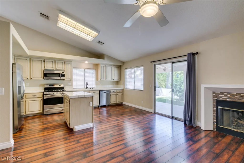 1824 Dawn Ridge, Henderson, NV 89074
