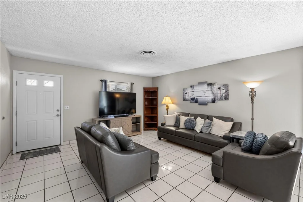 2821 Geist, Las Vegas, NV 89115