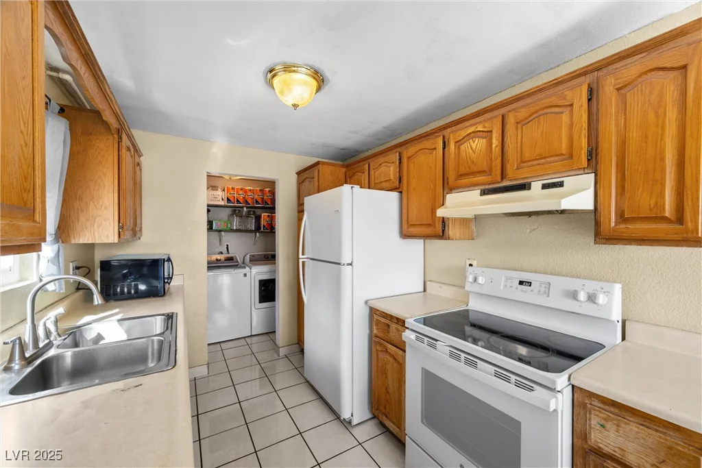 2821 Geist, Las Vegas, NV 89115