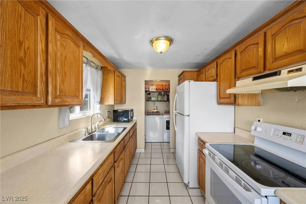 2821 Geist, Las Vegas, NV 89115