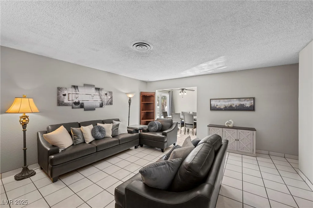 2821 Geist, Las Vegas, NV 89115
