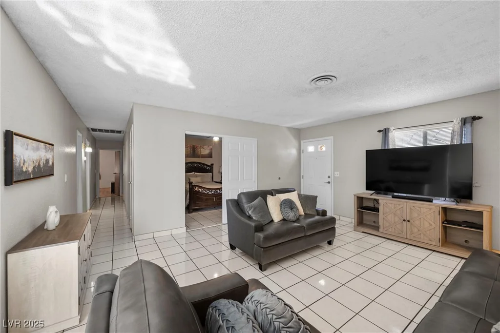 2821 Geist, Las Vegas, NV 89115