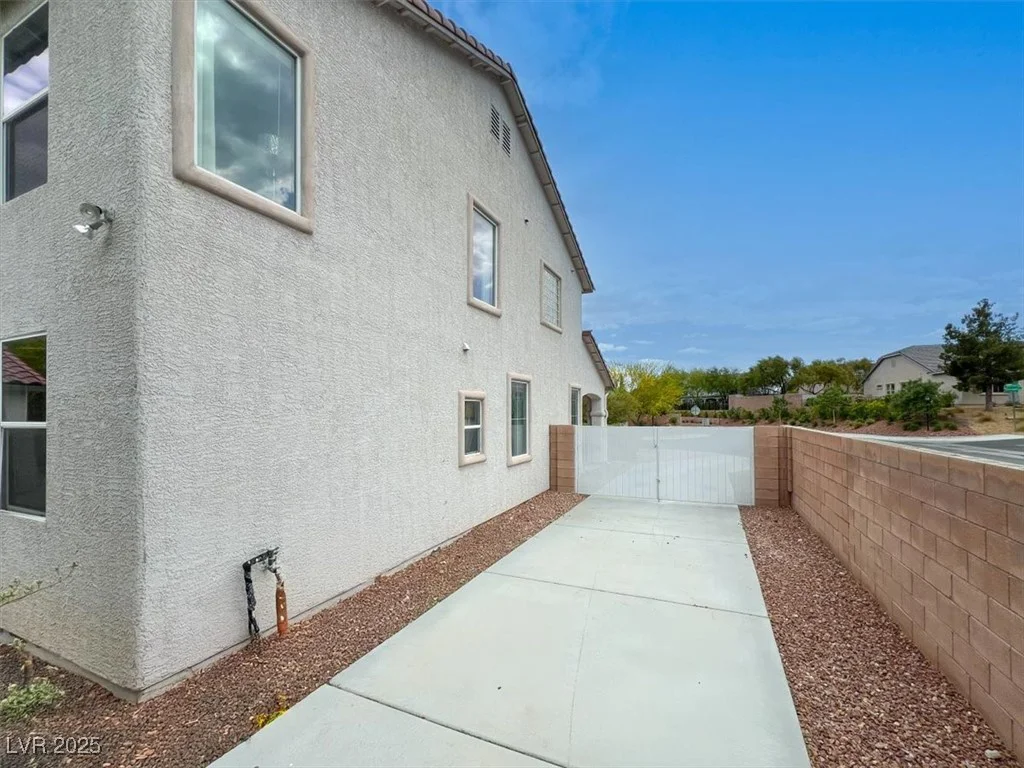 10392 Smokemont, Las Vegas, NV 89129