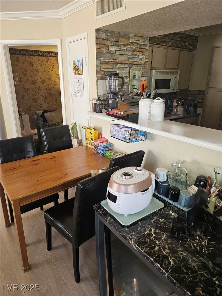 8101 Flamingo, Las Vegas, NV 89147