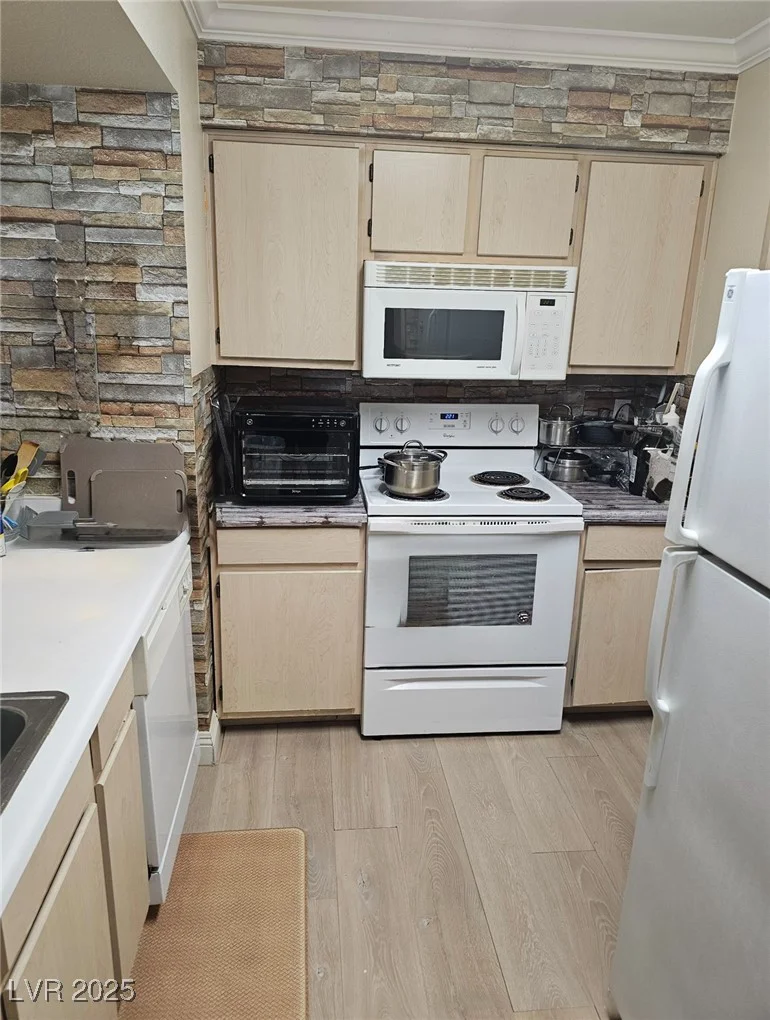 8101 Flamingo, Las Vegas, NV 89147