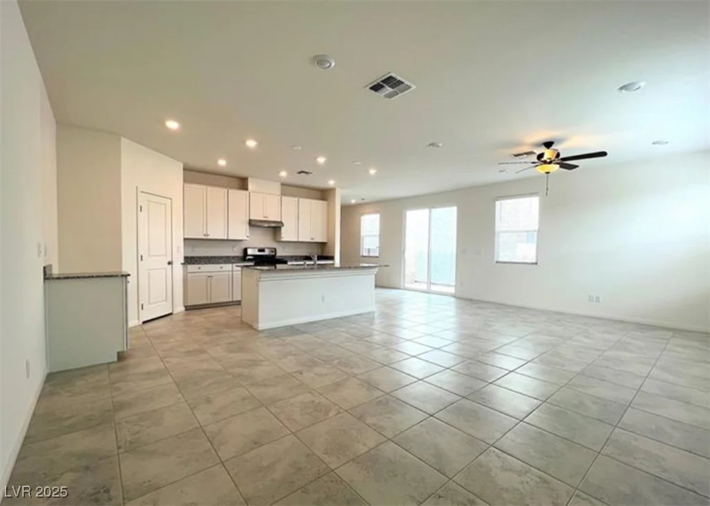 2970 Saltillo, Las Vegas, NV 89121