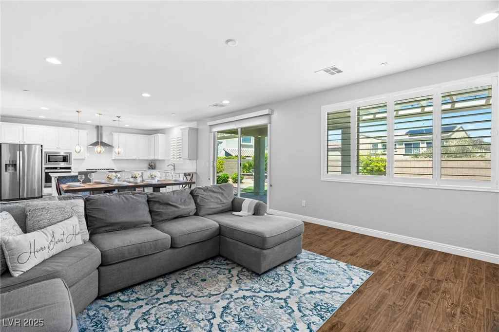 3042 Echoed Rondel, Henderson, NV 89044