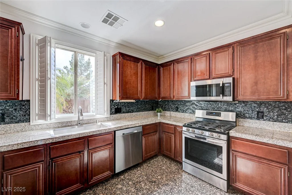 10519 Bella Camrosa, Las Vegas, NV 89141