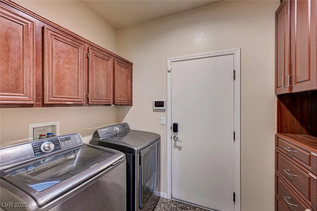 10519 Bella Camrosa, Las Vegas, NV 89141