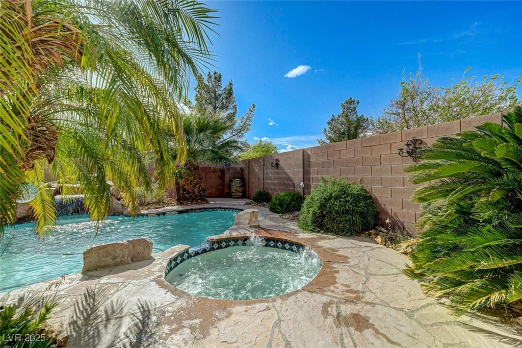 10519 Bella Camrosa, Las Vegas, NV 89141