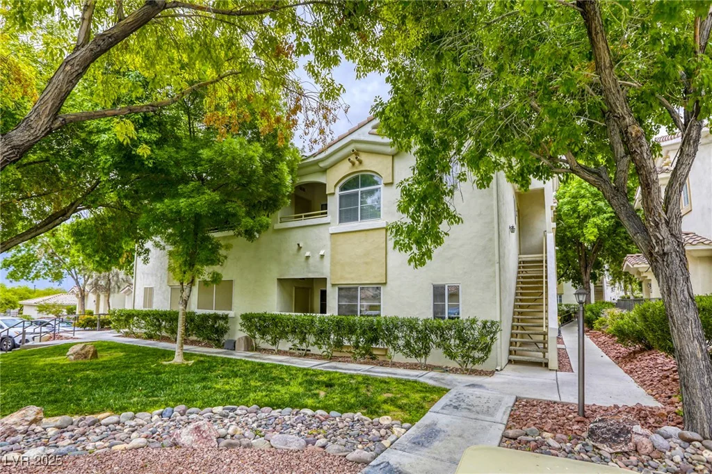 1420 Red Crest, Las Vegas, NV 89144