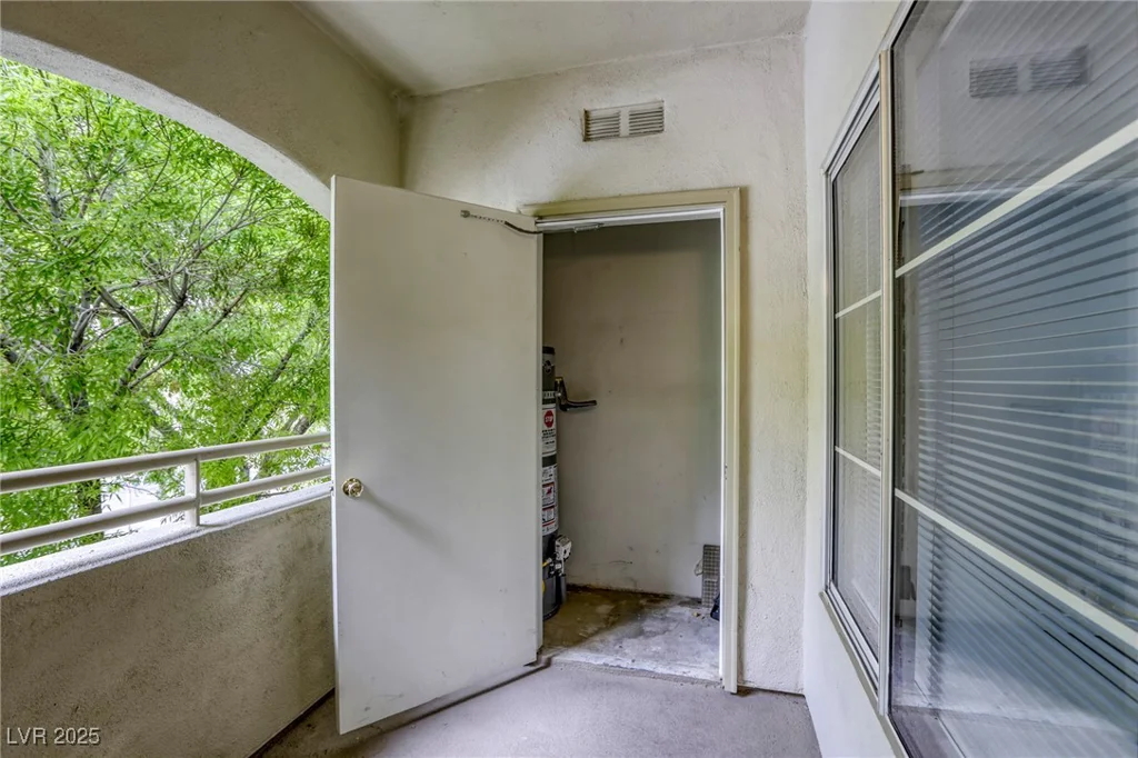 1420 Red Crest, Las Vegas, NV 89144