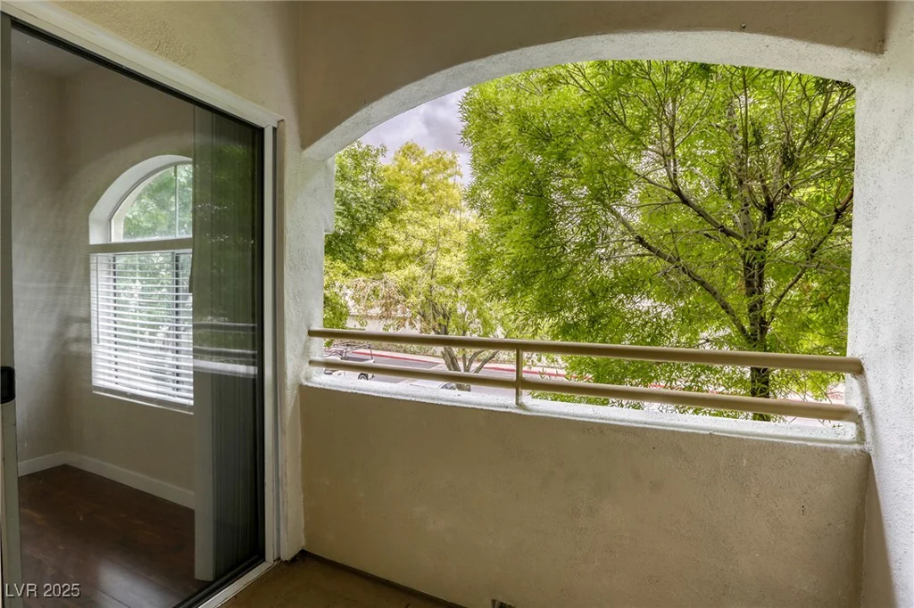 1420 Red Crest, Las Vegas, NV 89144