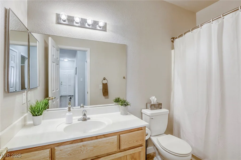 1420 Red Crest, Las Vegas, NV 89144