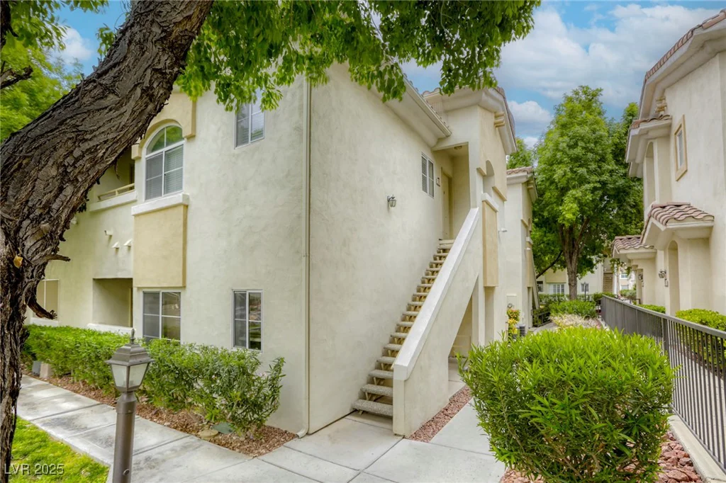 1420 Red Crest, Las Vegas, NV 89144