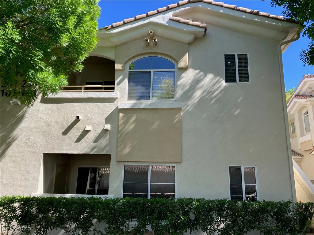 1420 Red Crest, Las Vegas, NV 89144