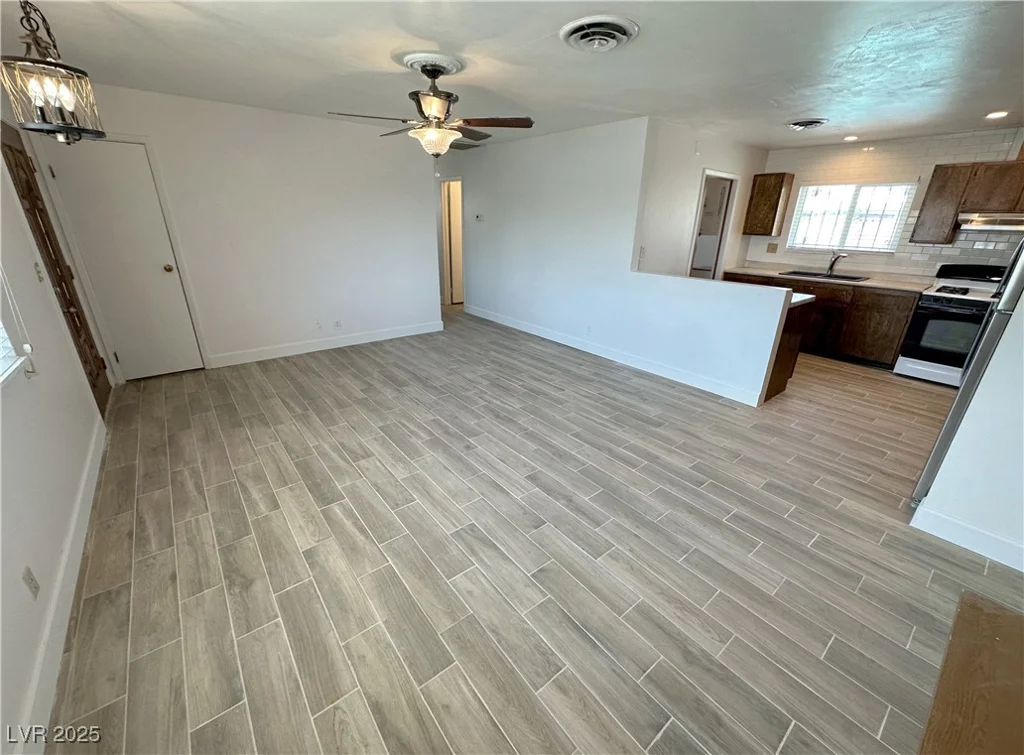 2804 Gowan, North Las Vegas, NV 89030