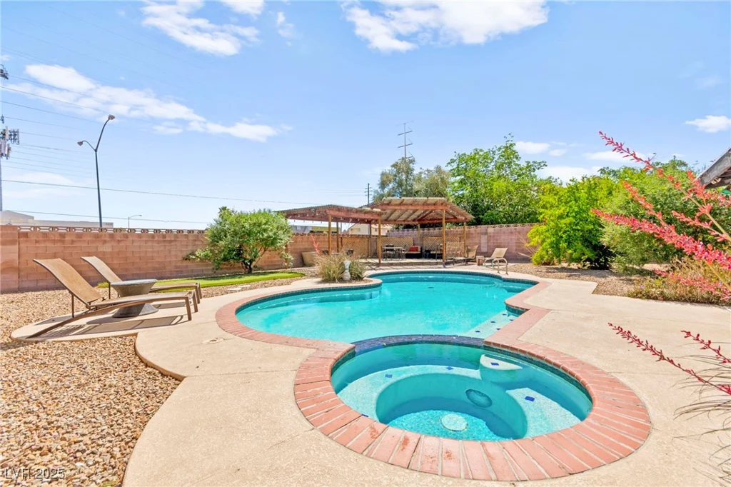 5361 Cabrito, Las Vegas, NV 89103