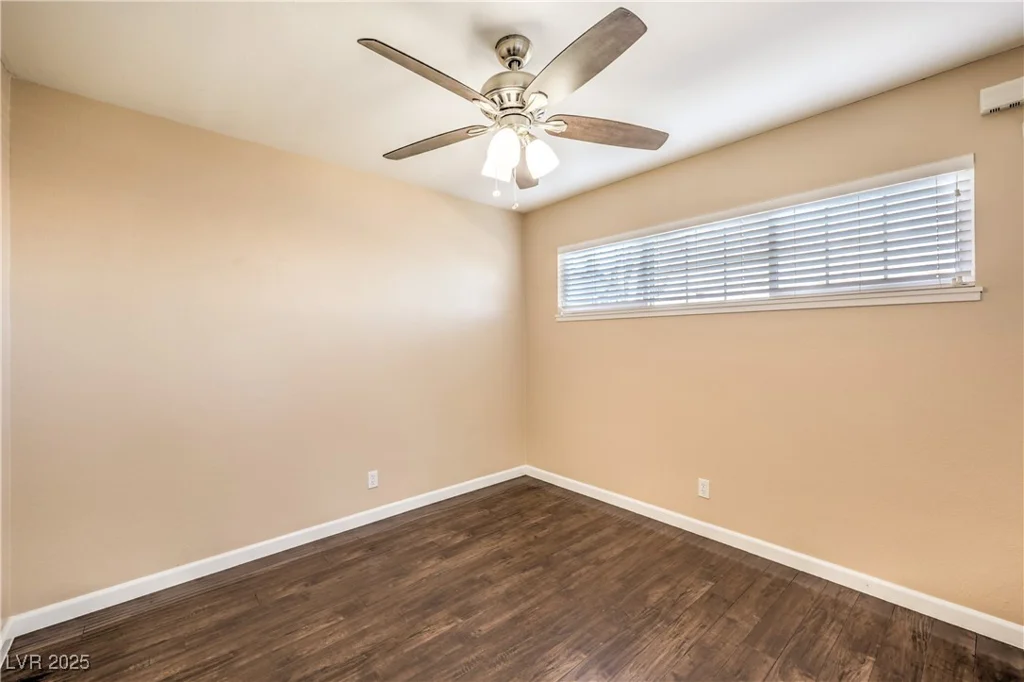 1030 Tam O Shanter, Las Vegas, NV 89109