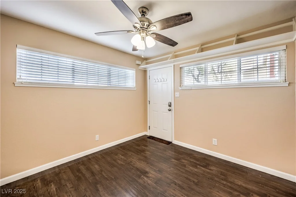 1030 Tam O Shanter, Las Vegas, NV 89109