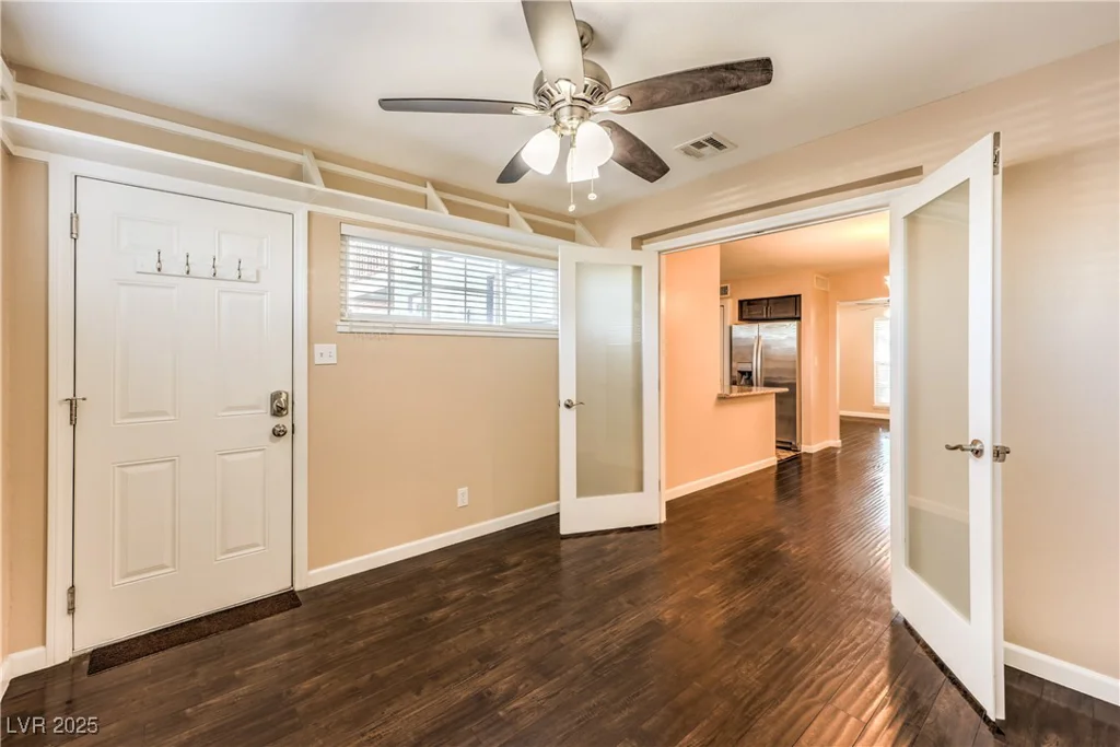 1030 Tam O Shanter, Las Vegas, NV 89109