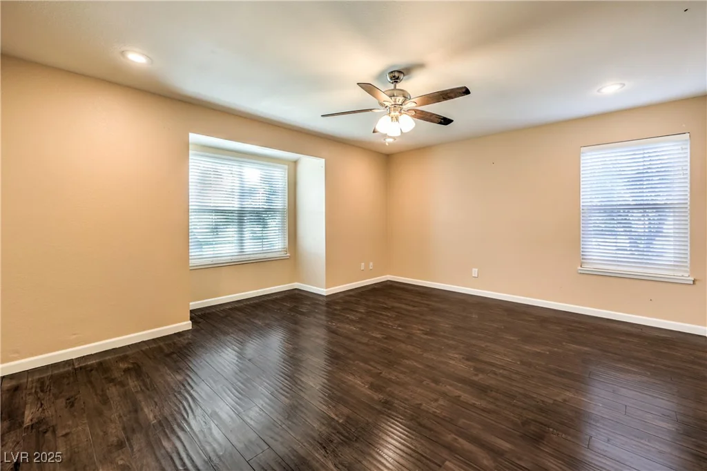 1030 Tam O Shanter, Las Vegas, NV 89109