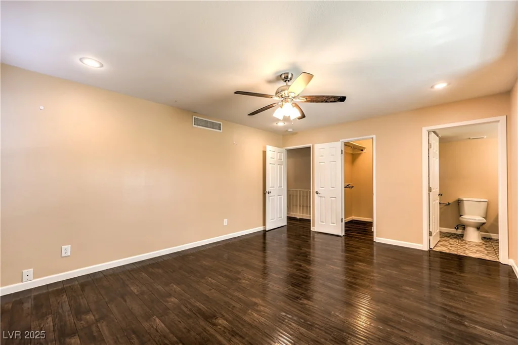 1030 Tam O Shanter, Las Vegas, NV 89109