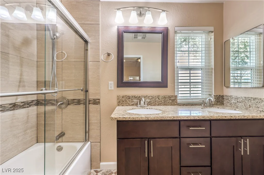 1030 Tam O Shanter, Las Vegas, NV 89109