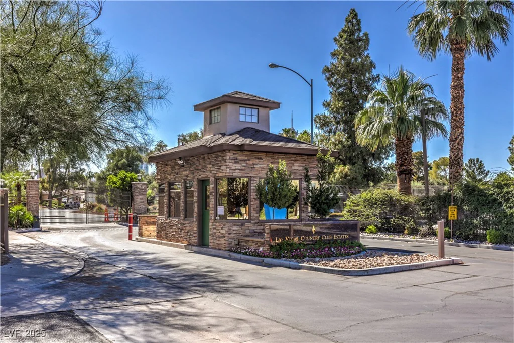 1030 Tam O Shanter, Las Vegas, NV 89109