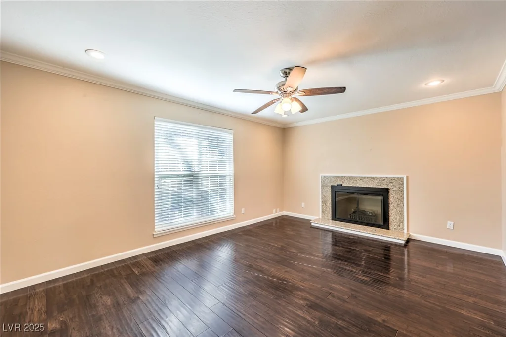 1030 Tam O Shanter, Las Vegas, NV 89109