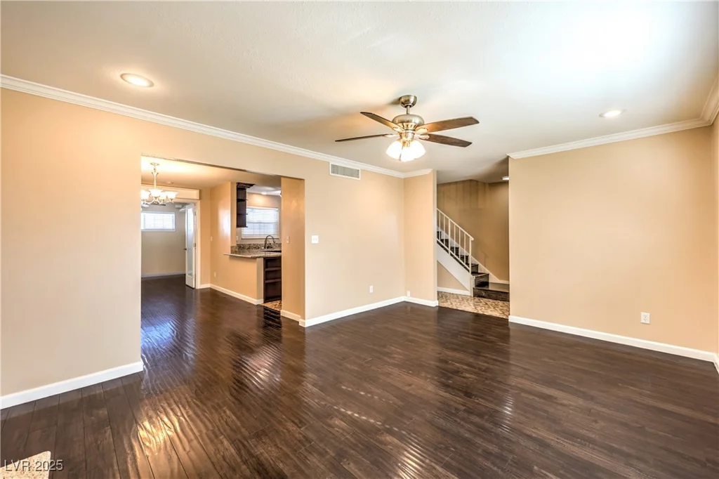 1030 Tam O Shanter, Las Vegas, NV 89109